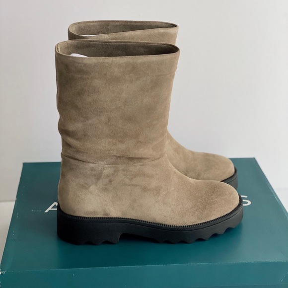 ✨New AEROSOLES Simple Suede Slouchy Short Boots 7.5M - Picture 3 of 10
